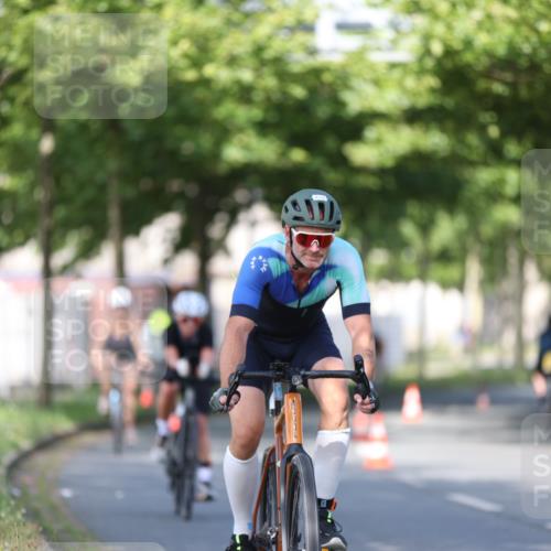 10.08.2025 - GEWOBA Citytriathlon Bremen Yannick Fuchs http://msf.ph/oto/8541959 10.08.2025 10:39:02 Radfahren 111, 113, 119, 417, 472, 498, 499, 506 meine-sportfotos.de