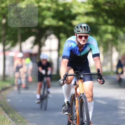 10.08.2025 - GEWOBA Citytriathlon Bremen Yannick Fuchs http://msf.ph/oto/8541965 10.08.2025 10:39:03 Radfahren 111, 113, 215, 417, 472, 498, 499 meine-sportfotos.de