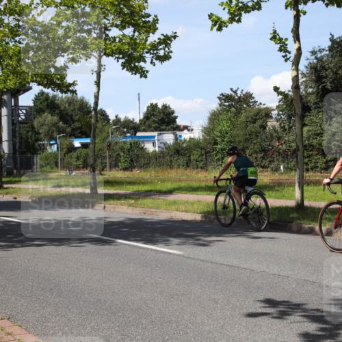 10.08.2025 - GEWOBA Citytriathlon Bremen Yannick Fuchs http://msf.ph/oto/8541967 10.08.2025 14:30:40 Radfahren 8, 12, 107, 178, 328, 341, 345, 347, 356, 381, 399, 409, 416, 461, 492, 504 meine-sportfotos.de