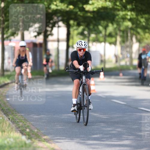 10.08.2025 - GEWOBA Citytriathlon Bremen Yannick Fuchs http://msf.ph/oto/8541969 10.08.2025 10:39:03 Radfahren 111, 113, 215, 417, 472, 498, 499 meine-sportfotos.de