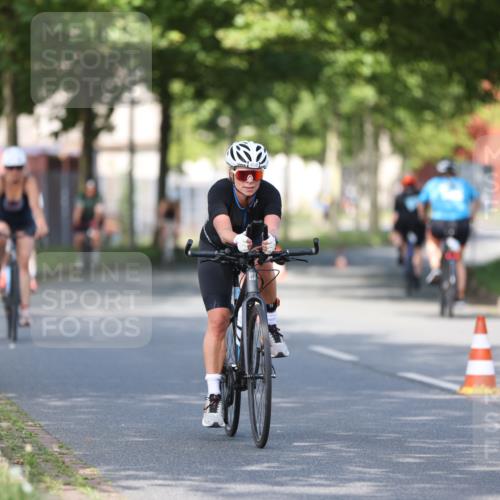 10.08.2025 - GEWOBA Citytriathlon Bremen Yannick Fuchs http://msf.ph/oto/8541971 10.08.2025 10:39:03 Radfahren 111, 113, 215, 417, 472, 498, 499 meine-sportfotos.de
