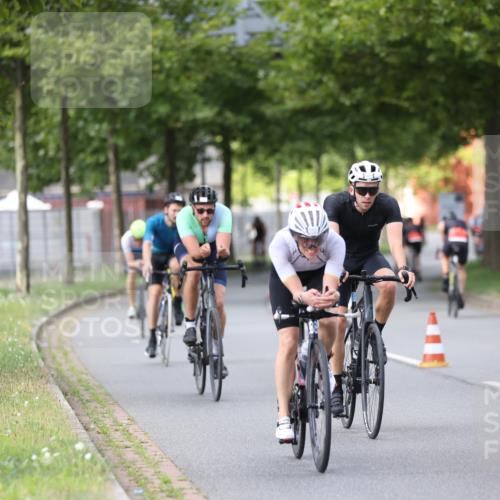 10.08.2025 - GEWOBA Citytriathlon Bremen Yannick Fuchs http://msf.ph/oto/8541976 10.08.2025 12:47:11 Radfahren 573, 583, 622, 640, 645, 659, 675, 733, 751, 760, 769, 792, 875, 960, 981, 1013 meine-sportfotos.de