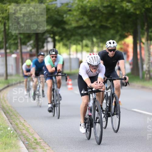 10.08.2025 - GEWOBA Citytriathlon Bremen Yannick Fuchs http://msf.ph/oto/8541979 10.08.2025 12:47:11 Radfahren 573, 583, 622, 640, 645, 659, 675, 733, 751, 760, 769, 792, 875, 960, 981, 1013 meine-sportfotos.de