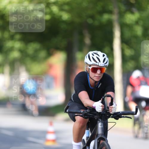 10.08.2025 - GEWOBA Citytriathlon Bremen Yannick Fuchs http://msf.ph/oto/8541981 10.08.2025 10:39:05 Radfahren 35, 111, 113, 165, 215, 417, 472, 498, 499 meine-sportfotos.de