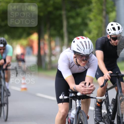 10.08.2025 - GEWOBA Citytriathlon Bremen Yannick Fuchs http://msf.ph/oto/8541988 10.08.2025 12:47:12 Radfahren 573, 583, 622, 640, 645, 659, 675, 733, 751, 760, 769, 792, 875, 960, 981, 1013 meine-sportfotos.de