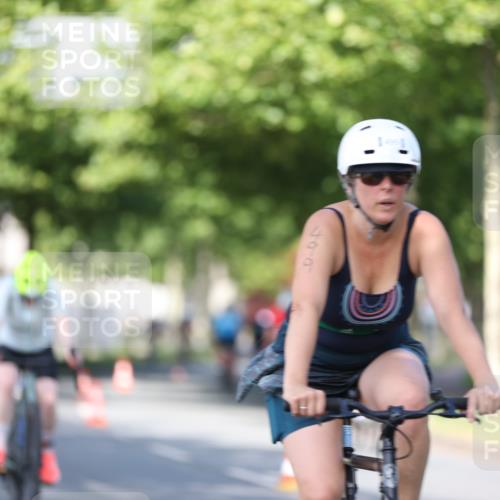 10.08.2025 - GEWOBA Citytriathlon Bremen Yannick Fuchs http://msf.ph/oto/8542002 10.08.2025 10:39:07 Radfahren 35, 107, 111, 113, 165, 215, 417, 472, 498, 499 meine-sportfotos.de