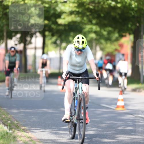 10.08.2025 - GEWOBA Citytriathlon Bremen Yannick Fuchs http://msf.ph/oto/8542009 10.08.2025 10:39:07 Radfahren 35, 107, 111, 113, 165, 215, 417, 472, 498, 499 meine-sportfotos.de