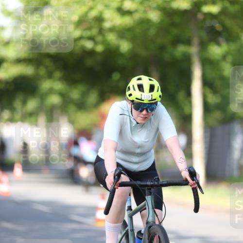 10.08.2025 - GEWOBA Citytriathlon Bremen Yannick Fuchs http://msf.ph/oto/8542015 10.08.2025 10:39:08 Radfahren 35, 107, 111, 113, 165, 215, 417, 472, 498, 499 meine-sportfotos.de