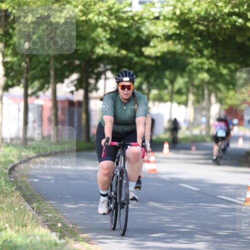 10.08.2025 - GEWOBA Citytriathlon Bremen Yannick Fuchs http://msf.ph/oto/8542029 10.08.2025 10:39:09 Radfahren 35, 107, 111, 113, 165, 215, 417, 472, 498, 499 meine-sportfotos.de
