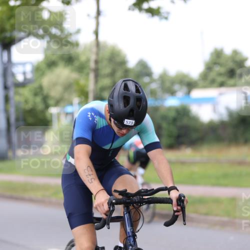10.08.2025 - GEWOBA Citytriathlon Bremen Yannick Fuchs http://msf.ph/oto/8542034 10.08.2025 12:47:18 Radfahren 573, 622, 640, 645, 654, 659, 675, 732, 733, 751, 769, 792, 875, 960, 981, 1013 meine-sportfotos.de