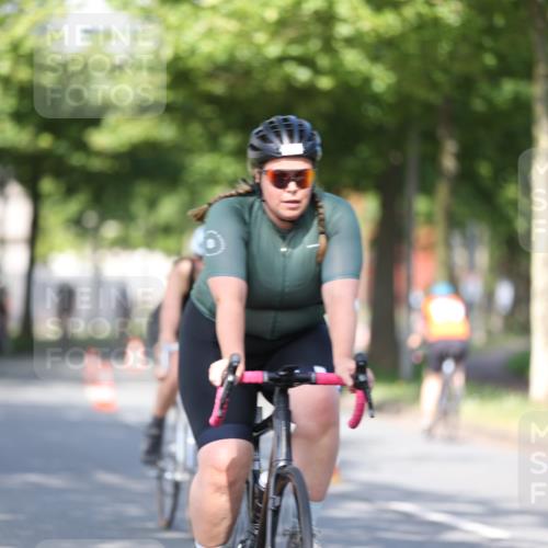 10.08.2025 - GEWOBA Citytriathlon Bremen Yannick Fuchs http://msf.ph/oto/8542036 10.08.2025 10:39:10 Radfahren 35, 107, 111, 113, 165, 215, 417, 472, 481, 498, 499 meine-sportfotos.de