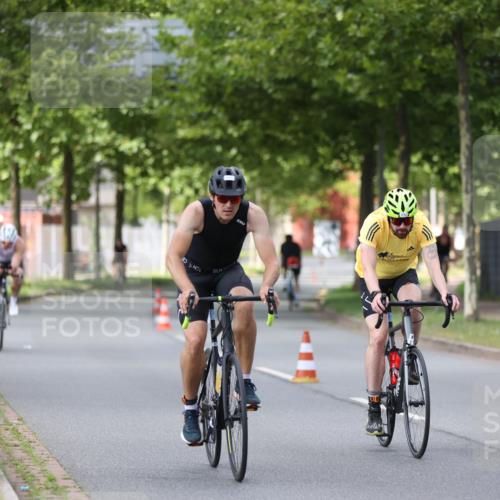 10.08.2025 - GEWOBA Citytriathlon Bremen Yannick Fuchs http://msf.ph/oto/8542042 10.08.2025 12:47:19 Radfahren 573, 622, 640, 645, 654, 659, 675, 732, 733, 751, 753, 769, 792, 875, 960, 981, 1013 meine-sportfotos.de