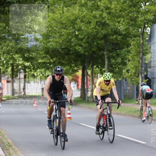 10.08.2025 - GEWOBA Citytriathlon Bremen Yannick Fuchs http://msf.ph/oto/8542046 10.08.2025 12:47:19 Radfahren 573, 622, 640, 645, 654, 659, 675, 732, 733, 751, 753, 769, 792, 875, 960, 981, 1013 meine-sportfotos.de