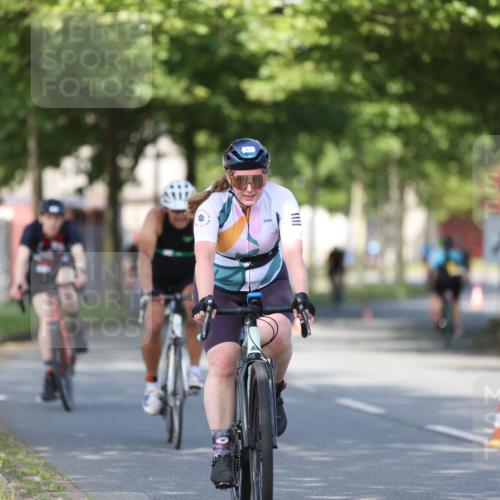 10.08.2025 - GEWOBA Citytriathlon Bremen Yannick Fuchs http://msf.ph/oto/8542055 10.08.2025 10:39:46 Radfahren 59, 77, 87, 95, 143, 185, 193, 201, 209, 221, 374, 435, 436, 453, 496 meine-sportfotos.de