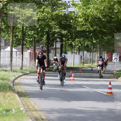 10.08.2025 - GEWOBA Citytriathlon Bremen Yannick Fuchs http://msf.ph/oto/8542093 10.08.2025 12:47:25 Radfahren 573, 640, 645, 654, 675, 732, 751, 753, 792, 875, 981, 1013 meine-sportfotos.de