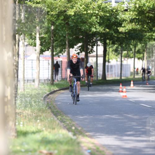 10.08.2025 - GEWOBA Citytriathlon Bremen Yannick Fuchs http://msf.ph/oto/8542094 10.08.2025 10:39:50 Radfahren 55, 57, 59, 77, 87, 143, 193, 201, 209, 221, 374, 398, 496 meine-sportfotos.de