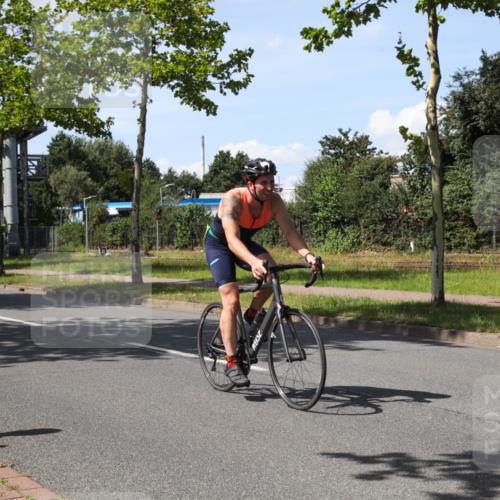 10.08.2025 - GEWOBA Citytriathlon Bremen Yannick Fuchs http://msf.ph/oto/8542099 10.08.2025 14:30:56 Radfahren 175, 335, 368, 385, 399, 416, 504, 510 meine-sportfotos.de
