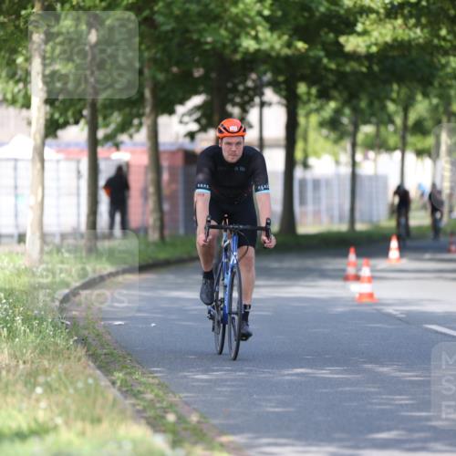 10.08.2025 - GEWOBA Citytriathlon Bremen Yannick Fuchs http://msf.ph/oto/8542100 10.08.2025 10:39:51 Radfahren 55, 57, 59, 77, 87, 143, 193, 201, 209, 221, 398, 496 meine-sportfotos.de