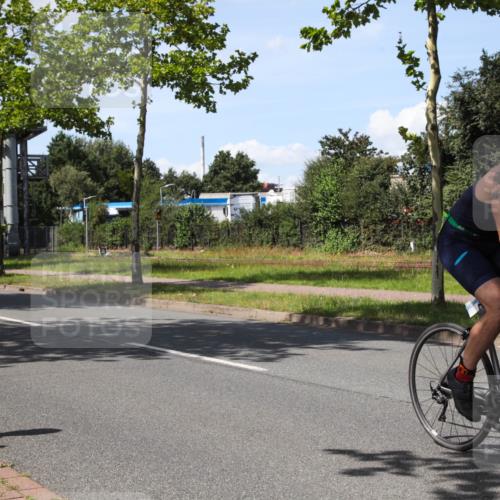 10.08.2025 - GEWOBA Citytriathlon Bremen Yannick Fuchs http://msf.ph/oto/8542101 10.08.2025 14:30:56 Radfahren 175, 335, 368, 385, 399, 416, 504, 510 meine-sportfotos.de