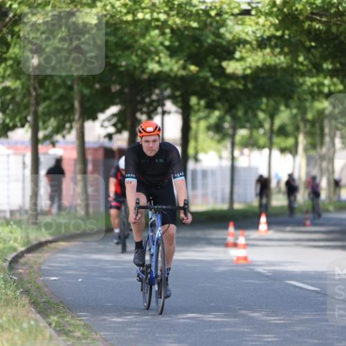 10.08.2025 - GEWOBA Citytriathlon Bremen Yannick Fuchs http://msf.ph/oto/8542103 10.08.2025 10:39:51 Radfahren 55, 57, 59, 77, 87, 143, 193, 201, 209, 221, 398, 496 meine-sportfotos.de
