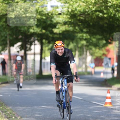 10.08.2025 - GEWOBA Citytriathlon Bremen Yannick Fuchs http://msf.ph/oto/8542109 10.08.2025 10:39:52 Radfahren 55, 57, 59, 77, 143, 193, 201, 209, 398, 496 meine-sportfotos.de