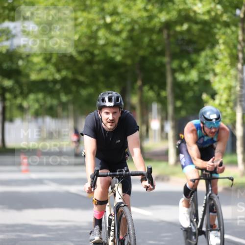 10.08.2025 - GEWOBA Citytriathlon Bremen Yannick Fuchs http://msf.ph/oto/8542119 10.08.2025 12:47:27 Radfahren 573, 645, 654, 675, 732, 751, 753, 792, 981, 1013 meine-sportfotos.de