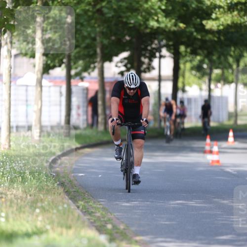 10.08.2025 - GEWOBA Citytriathlon Bremen Yannick Fuchs http://msf.ph/oto/8542121 10.08.2025 10:39:53 Radfahren 55, 57, 59, 77, 143, 193, 201, 209, 398, 496 meine-sportfotos.de