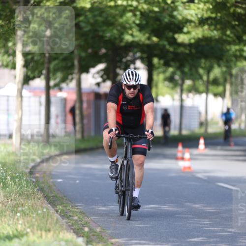 10.08.2025 - GEWOBA Citytriathlon Bremen Yannick Fuchs http://msf.ph/oto/8542126 10.08.2025 10:39:54 Radfahren 55, 57, 77, 79, 91, 143, 193, 201, 209, 398, 496 meine-sportfotos.de