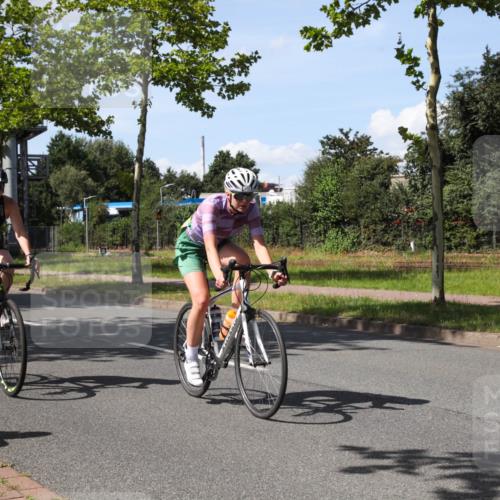 10.08.2025 - GEWOBA Citytriathlon Bremen Yannick Fuchs http://msf.ph/oto/8542135 10.08.2025 14:31:00 Radfahren 155, 175, 335, 368, 385, 412, 504, 510 meine-sportfotos.de
