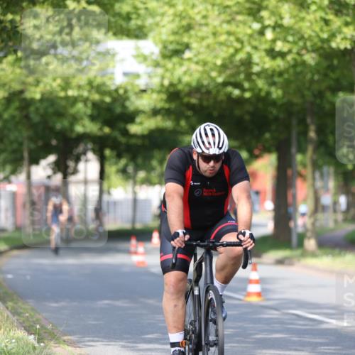 10.08.2025 - GEWOBA Citytriathlon Bremen Yannick Fuchs http://msf.ph/oto/8542136 10.08.2025 10:39:55 Radfahren 55, 57, 77, 79, 91, 143, 193, 201, 398, 496 meine-sportfotos.de
