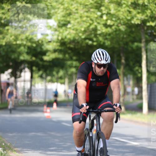 10.08.2025 - GEWOBA Citytriathlon Bremen Yannick Fuchs http://msf.ph/oto/8542139 10.08.2025 10:39:55 Radfahren 55, 57, 77, 79, 91, 143, 193, 201, 398, 496 meine-sportfotos.de