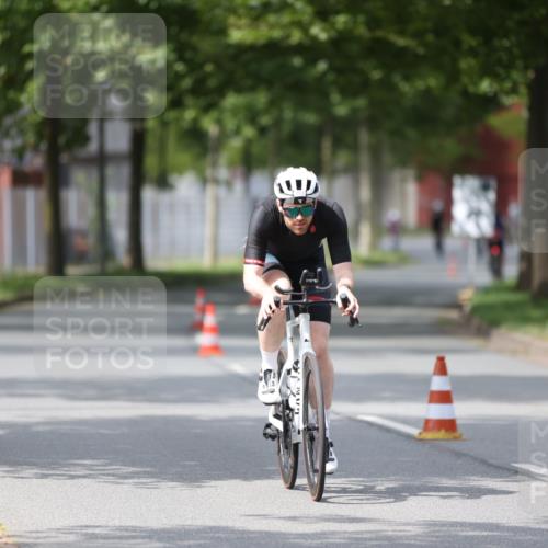 10.08.2025 - GEWOBA Citytriathlon Bremen Yannick Fuchs http://msf.ph/oto/8542140 10.08.2025 12:47:30 Radfahren 573, 645, 654, 732, 745, 753, 792, 981 meine-sportfotos.de