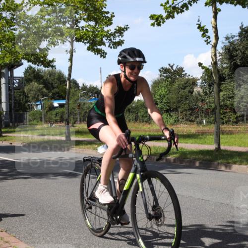 10.08.2025 - GEWOBA Citytriathlon Bremen Yannick Fuchs http://msf.ph/oto/8542141 10.08.2025 14:31:00 Radfahren 155, 175, 335, 368, 385, 412, 504, 510 meine-sportfotos.de
