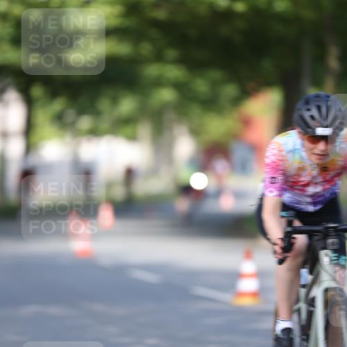 10.08.2025 - GEWOBA Citytriathlon Bremen Yannick Fuchs http://msf.ph/oto/8542171 10.08.2025 10:40:00 Radfahren 55, 57, 61, 77, 79, 91, 143, 197, 227, 398, 496 meine-sportfotos.de