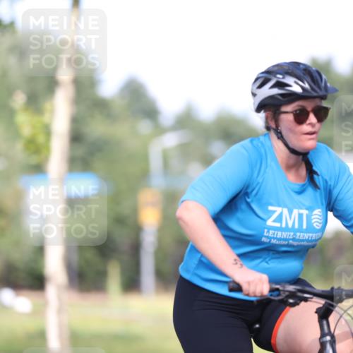 10.08.2025 - GEWOBA Citytriathlon Bremen Yannick Fuchs http://msf.ph/oto/8542206 10.08.2025 10:40:05 Radfahren 55, 57, 61, 77, 79, 91, 135, 197, 227, 398, 496 meine-sportfotos.de