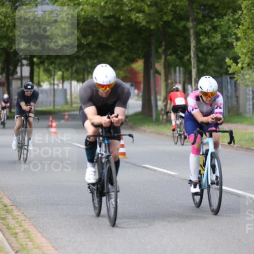 10.08.2025 - GEWOBA Citytriathlon Bremen Yannick Fuchs http://msf.ph/oto/8542228 10.08.2025 12:47:45 Radfahren 566, 587, 590, 679, 745, 801, 884, 916, 943, 951 meine-sportfotos.de