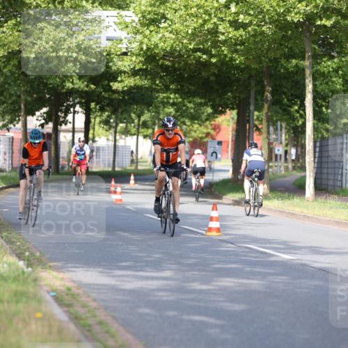 10.08.2025 - GEWOBA Citytriathlon Bremen Yannick Fuchs http://msf.ph/oto/8542235 10.08.2025 10:40:10 Radfahren 11, 47, 55, 57, 61, 79, 91, 135, 197, 227, 398, 496 meine-sportfotos.de