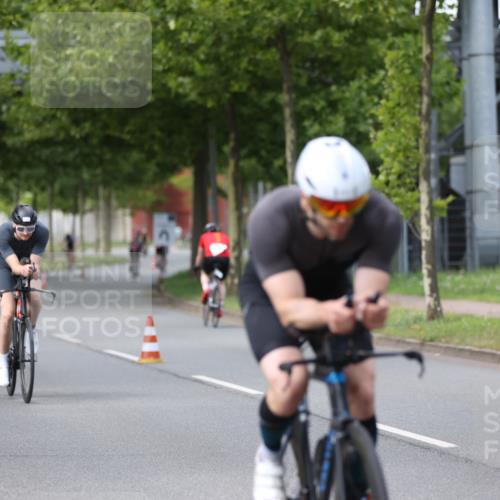 10.08.2025 - GEWOBA Citytriathlon Bremen Yannick Fuchs http://msf.ph/oto/8542236 10.08.2025 12:47:46 Radfahren 566, 587, 590, 679, 745, 801, 884, 916, 943, 951 meine-sportfotos.de