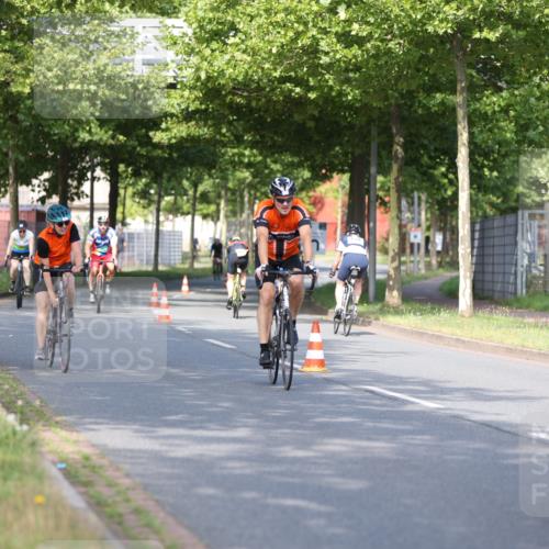 10.08.2025 - GEWOBA Citytriathlon Bremen Yannick Fuchs http://msf.ph/oto/8542244 10.08.2025 10:40:10 Radfahren 11, 47, 55, 57, 61, 79, 91, 135, 197, 227, 398, 496 meine-sportfotos.de