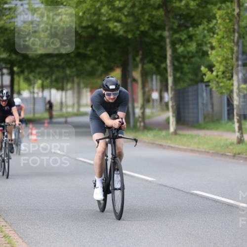 10.08.2025 - GEWOBA Citytriathlon Bremen Yannick Fuchs http://msf.ph/oto/8542247 10.08.2025 12:47:46 Radfahren 566, 587, 590, 679, 745, 801, 884, 916, 943, 951 meine-sportfotos.de