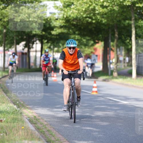 10.08.2025 - GEWOBA Citytriathlon Bremen Yannick Fuchs http://msf.ph/oto/8542257 10.08.2025 10:40:12 Radfahren 1, 11, 47, 55, 57, 61, 79, 91, 135, 197, 227, 398 meine-sportfotos.de