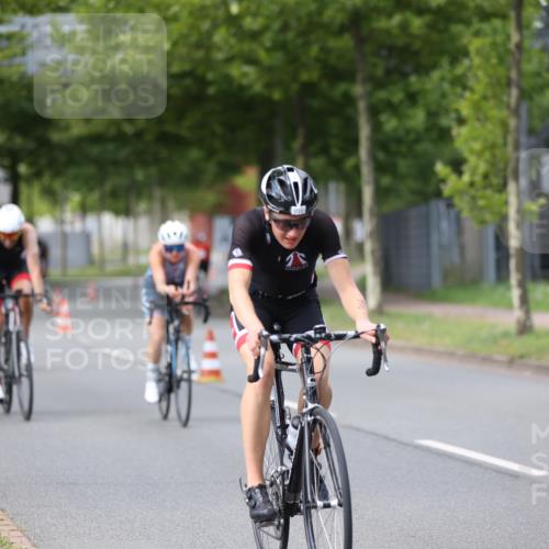 10.08.2025 - GEWOBA Citytriathlon Bremen Yannick Fuchs http://msf.ph/oto/8542267 10.08.2025 12:47:48 Radfahren 566, 587, 590, 679, 745, 801, 884, 916, 941, 943, 951 meine-sportfotos.de
