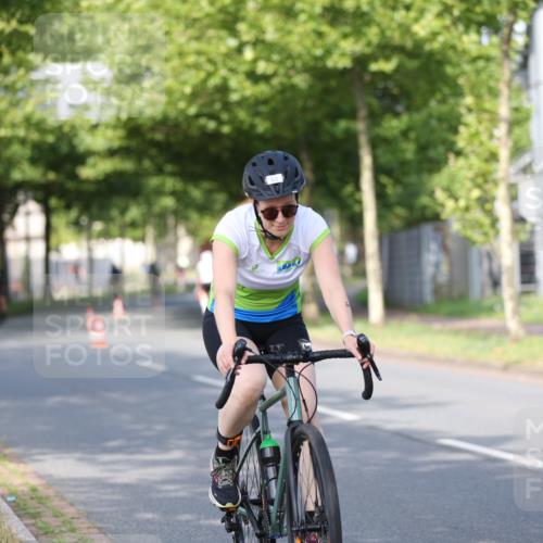 10.08.2025 - GEWOBA Citytriathlon Bremen Yannick Fuchs http://msf.ph/oto/8542277 10.08.2025 10:40:15 Radfahren 1, 11, 47, 61, 65, 79, 91, 125, 135, 197, 227, 229 meine-sportfotos.de