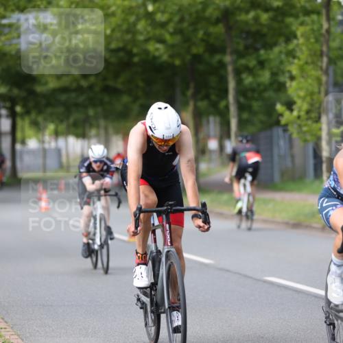 10.08.2025 - GEWOBA Citytriathlon Bremen Yannick Fuchs http://msf.ph/oto/8542282 10.08.2025 12:47:49 Radfahren 566, 587, 590, 679, 745, 767, 801, 884, 916, 941, 943, 951 meine-sportfotos.de