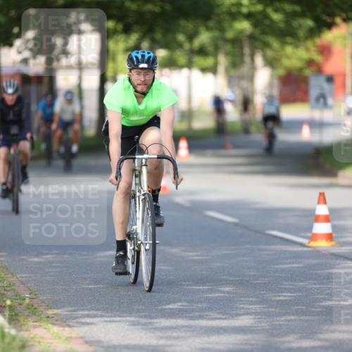 10.08.2025 - GEWOBA Citytriathlon Bremen Yannick Fuchs http://msf.ph/oto/8542288 10.08.2025 10:40:19 Radfahren 1, 11, 39, 47, 61, 65, 79, 91, 125, 135, 197, 227, 229 meine-sportfotos.de