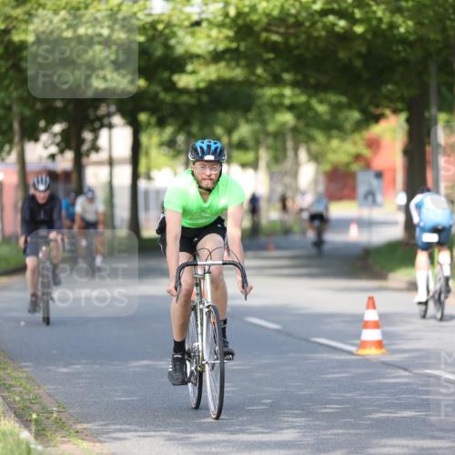 10.08.2025 - GEWOBA Citytriathlon Bremen Yannick Fuchs http://msf.ph/oto/8542292 10.08.2025 10:40:19 Radfahren 1, 11, 39, 47, 61, 65, 79, 91, 125, 135, 197, 227, 229 meine-sportfotos.de