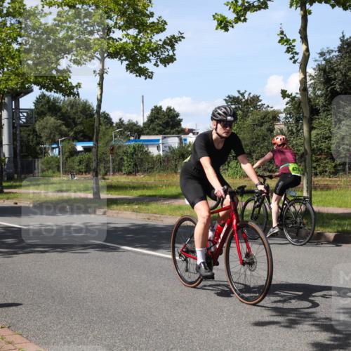 10.08.2025 - GEWOBA Citytriathlon Bremen Yannick Fuchs http://msf.ph/oto/8542303 10.08.2025 14:31:36 Radfahren 97, 187, 271, 324, 379, 419, 434, 439, 459, 469, 475, 485, 520, 523 meine-sportfotos.de