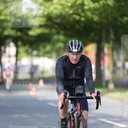 10.08.2025 - GEWOBA Citytriathlon Bremen Yannick Fuchs http://msf.ph/oto/8542311 10.08.2025 10:40:22 Radfahren 1, 11, 39, 47, 61, 65, 125, 135, 197, 229 meine-sportfotos.de