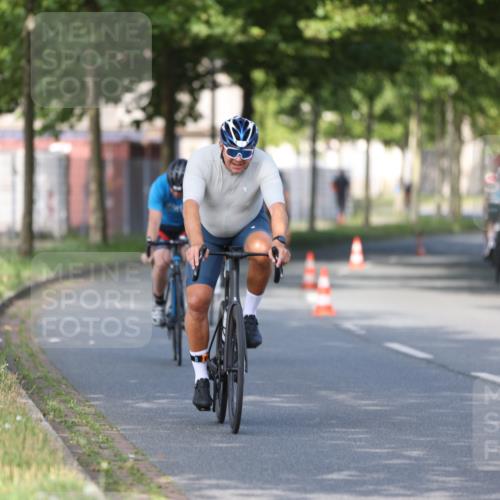 10.08.2025 - GEWOBA Citytriathlon Bremen Yannick Fuchs http://msf.ph/oto/8542315 10.08.2025 10:40:23 Radfahren 1, 11, 39, 47, 61, 65, 125, 135, 197, 229 meine-sportfotos.de