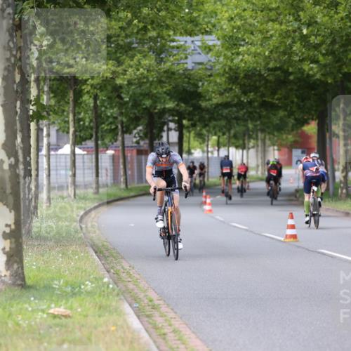 10.08.2025 - GEWOBA Citytriathlon Bremen Yannick Fuchs http://msf.ph/oto/8542329 10.08.2025 12:47:55 Radfahren 566, 587, 590, 679, 767, 801, 884, 916, 941, 943, 951 meine-sportfotos.de